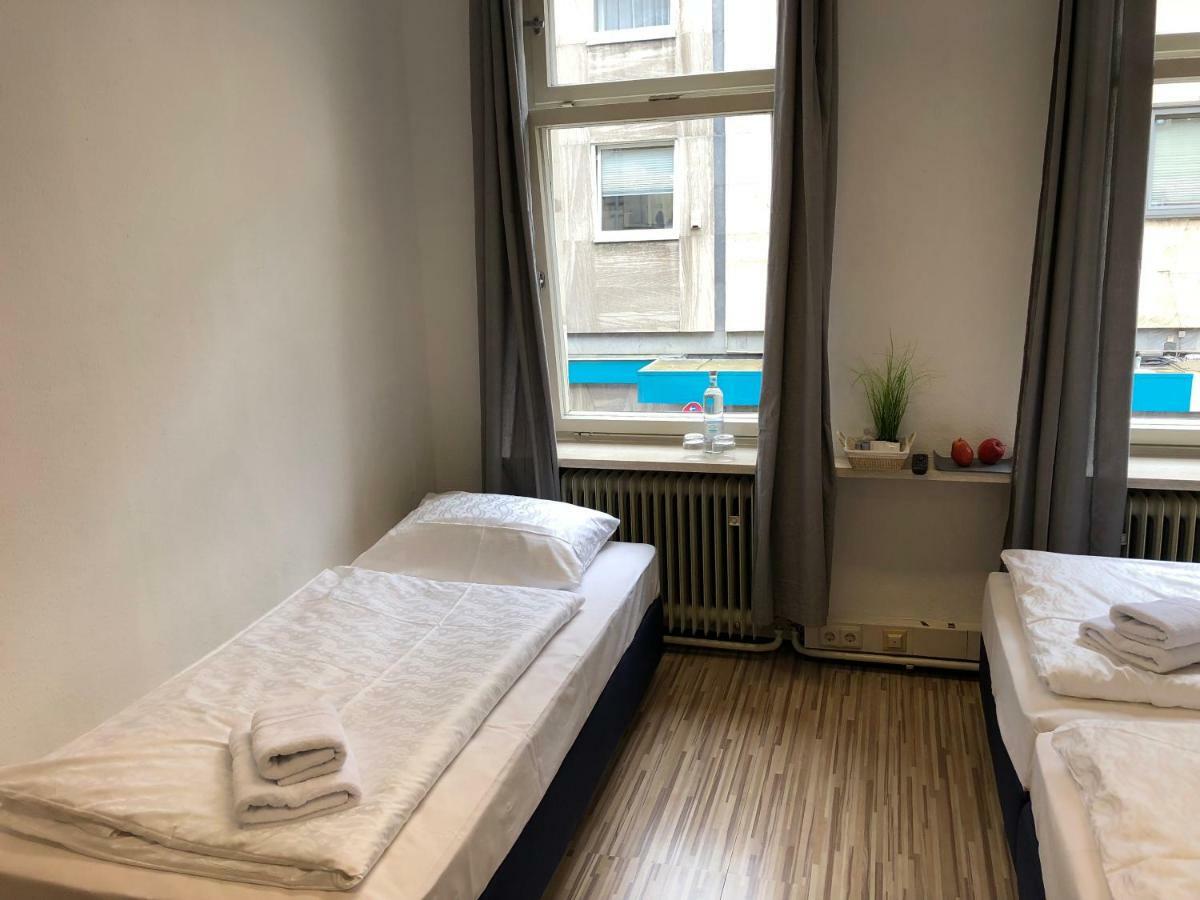 Downtown City - Privaterooms Fürth Extérieur photo